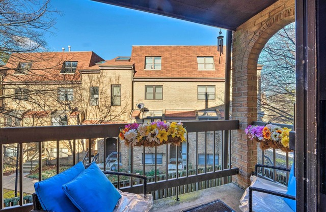Washington DC Townhome 4 Mi to National Mall!