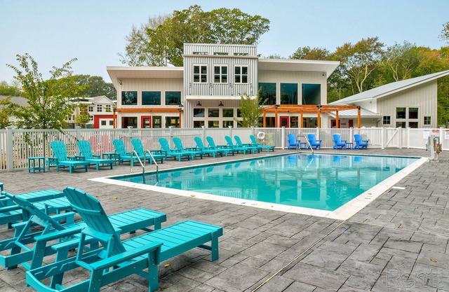 Waterford, CT - Beautifully furnished 1Bedroom/1Bath 864sf Apartment