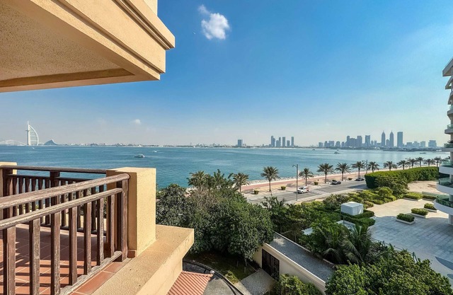 Waterfront 2BR Apartment with Sea Views