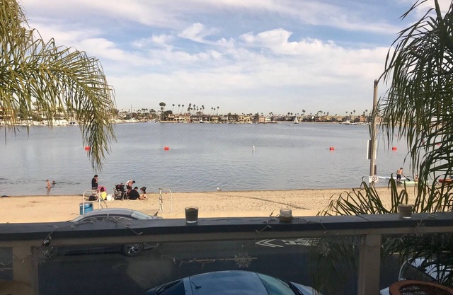 Waterfront Belmont Shore Studio Great View & Deck space Available Jan 15 yearly