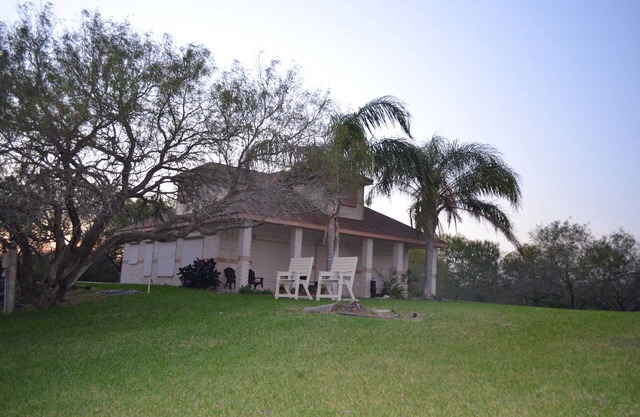 Waterfront Cabin on Laguna Salada (Baffin Bay) Riviera, Texas. Private, Seclude
