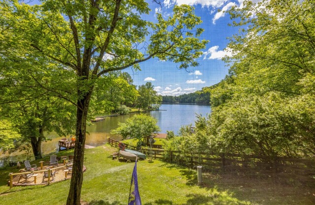 Waterfront Cabin 20 Mins to National Park & Massanutten!