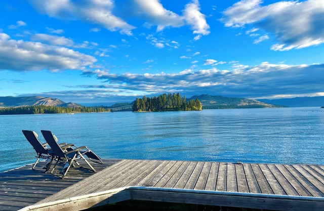 Waterfront cabin with wifi