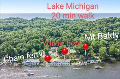 Waterfront condo -shop-beach-bike-boat-pool-chill