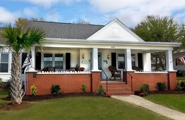 Waterfront Cottage on Taylor's Creek w/Boat Dock - Near Shops and Restaurants