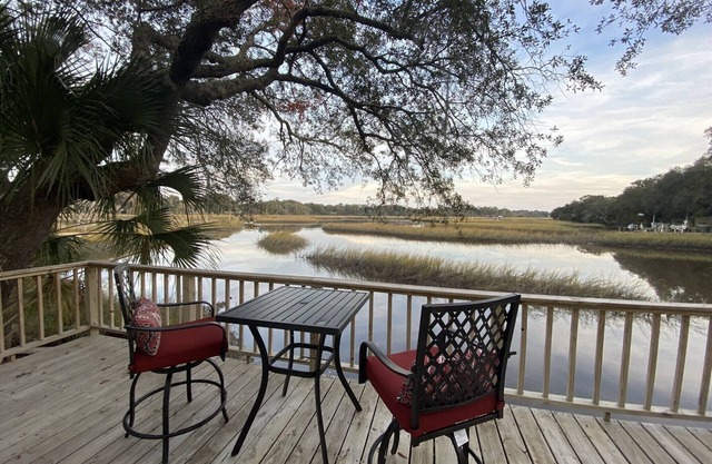 Waterfront Cottage * Deep Water Dock * Fishing * Spectacular Sunrises