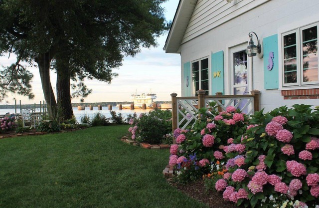 Waterfront Cottage With Private Beach & Pier - James River - Williamsburg Area