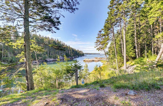 Waterfront Deer Isle Retreat w/Fire Pit!