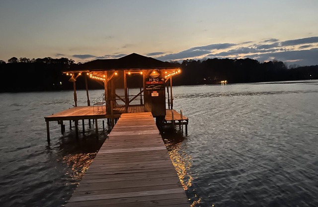 WATERFRONT – Experience Lake Life and Nature with City Convenience!