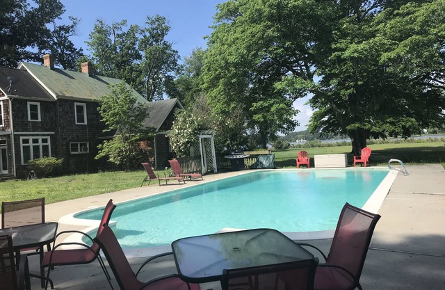 Waterfront Farmhouse, Private Pool, Dock, 2 Master Suites & optional guesthouse