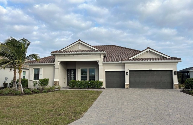 Waterfront, gated community, heated pool & spa, boat lift, Gulf access, home gym