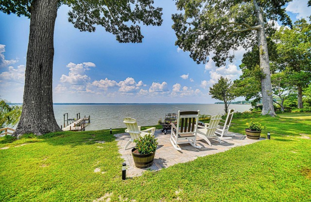 Waterfront Gloucester Cottage w/Private Boat Dock