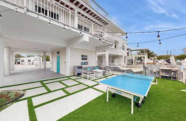 Waterfront home w/easy open-water access, bikes, ping pong & paddle boards