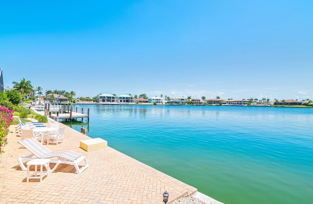 Waterfront home w/pool, spa & 2nd floor balcony