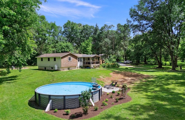 Waterfront Home With Pool, Outdoor Covered Bar Space, Hot Tub, Propane grill and Fire Pit, Starlink