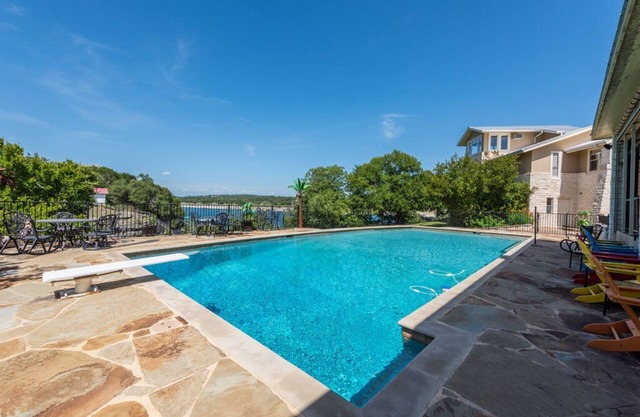 Waterfront Homes on Lake Travis