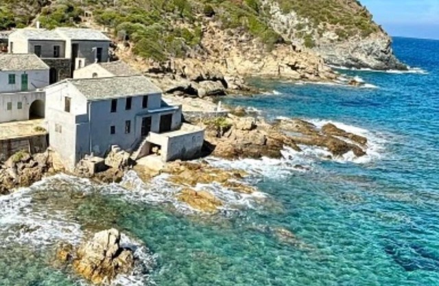 WATERFRONT HOUSE AT THE END OF CAP CORSE