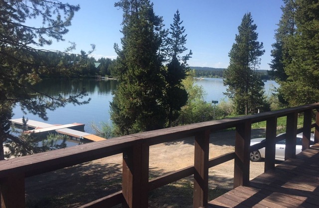 Waterfront Island Park Cabin