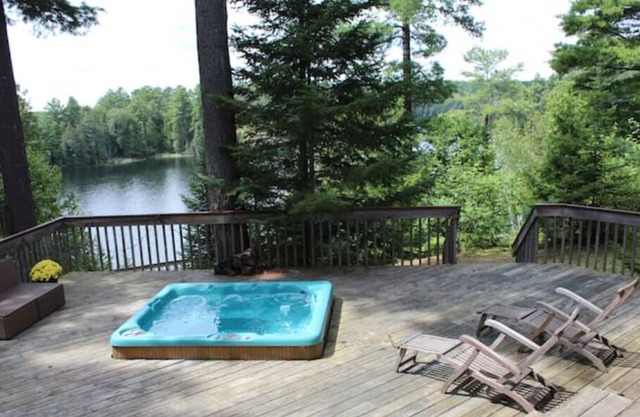 Waterfront Kawartha Highlands Luxury Cottage
