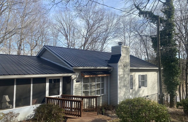 Waterfront Lake Gaston Retreat with beautiful views, Gameroom and covered deck.