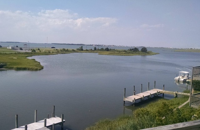 Waterfront, Light-filled 3/4 BR Gem w/Short Drive to Beach