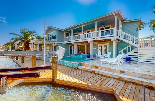 Waterfront Living at Its Best | Cabana, Private Dock, Hot tub and Pool