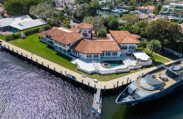 Waterfront Luxury Estate in Gated Paradise – Kayaks, Pool & Sunset Views!