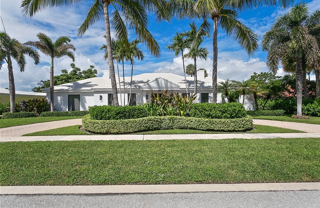 Waterfront Manalapan Luxury Home