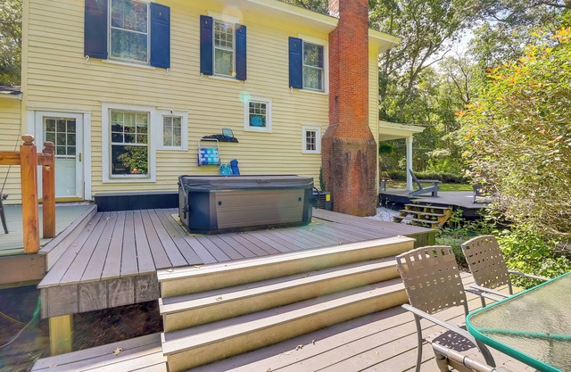 Waterfront Millington Vacation Rental w/Hot Tub!