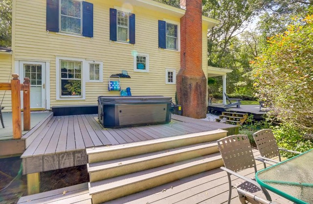 Waterfront Millington Vacation Rental with Hot Tub!