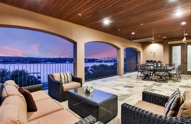 Waterfront on Lake Travis w/a large Game Room and dock for fishing and boating!