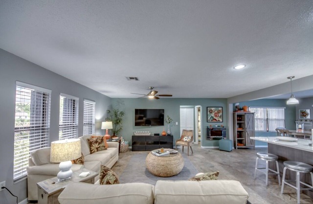 Waterfront Pool Home close to Downtown Punta Gorda