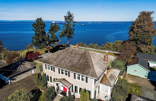 Waterfront Port Angeles Home w/Harbor Views