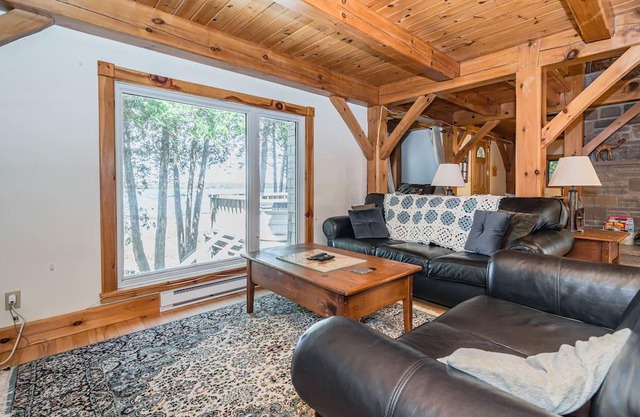 Waterfront post-&-beam: hot tub & stargaze tower