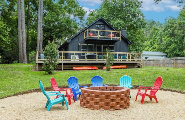 Waterfront Renovated Modern A-Frame Hot Tub Game Room Kayaks