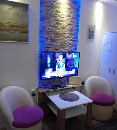 Waterfront studio 2
