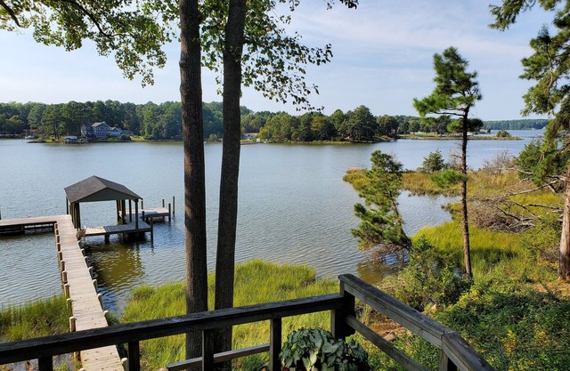 Waterfront with Private Pier and Tranquil Water views!