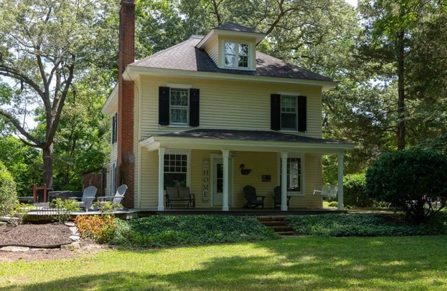 Waterfront venue on secluded 60 acres with 2 homes great for a family retreat