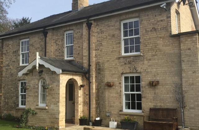 Wayside , 3 bed , 2 bath charming house close to Lincoln