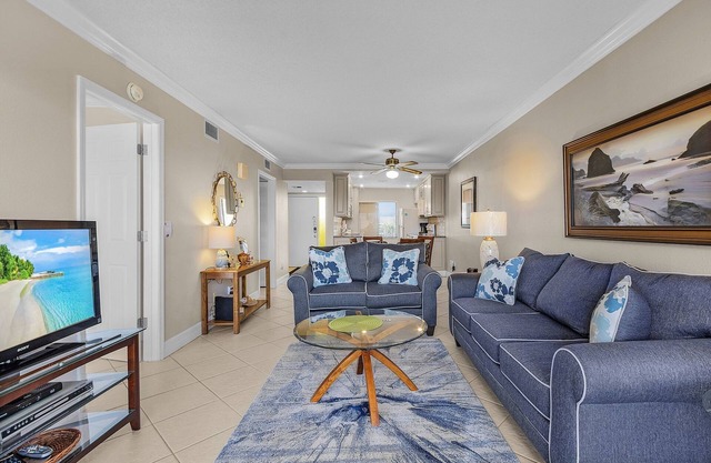 Weekly Discount! 126 Charming Beachfront 2BR/2BA Condo w/Balcony