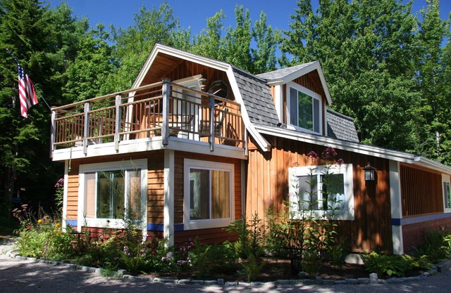 Weekly Discount available! 4 Bedroom, 2 Bathroom, Walking Distance To Town