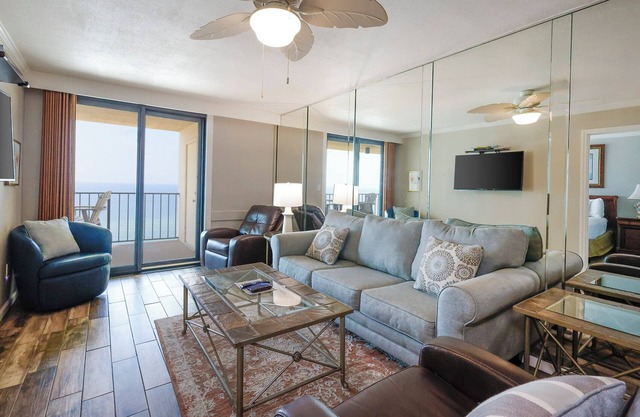 WEEKLY SPECIALS! Phoenix I *2 Bedroom* 11th Floor