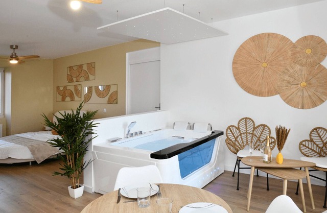 Welcome to the" Domaine des étoiles" Enjoy a moment of escape and fun!
