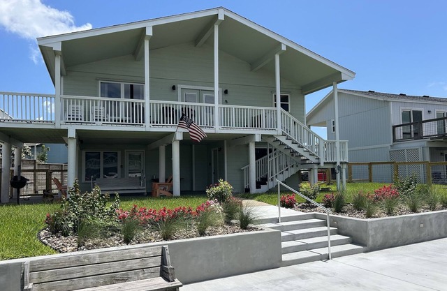 Welcome to The Lazy Bay | Canal Front Home with Boat Dock