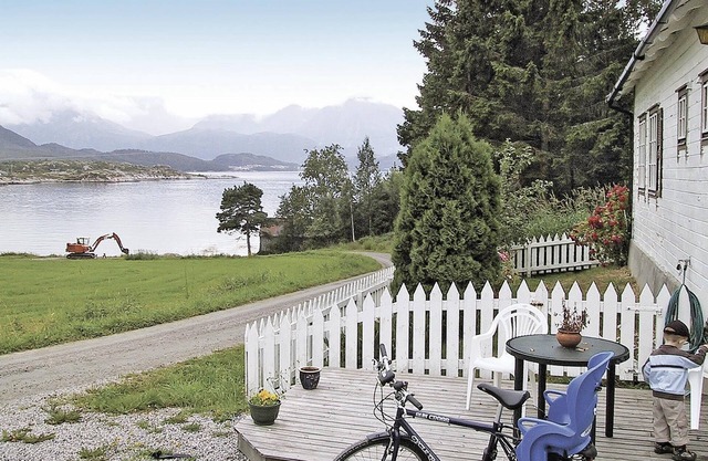 Welcome to this simple but functional small cottage situated in very beautiful nature.
