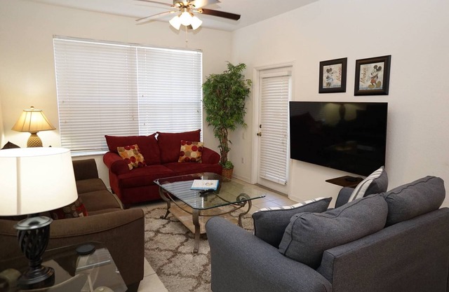Welcoming 3-bedroom apartment with AC in Winter Garden