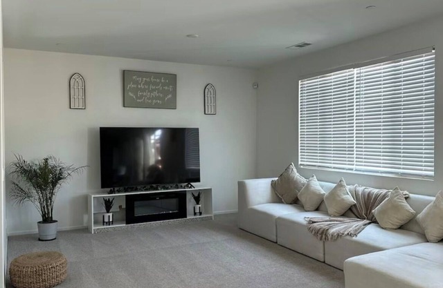 Welcoming 5-bedroom 2.5 restroom house in Coachella
