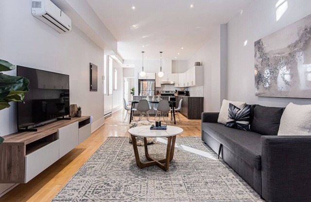 Welcoming and Homey unit near Mount Royal by DenStays