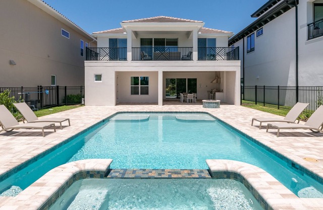 Welcoming Home with Pool in Golf Community; Near Disney - 1021JN