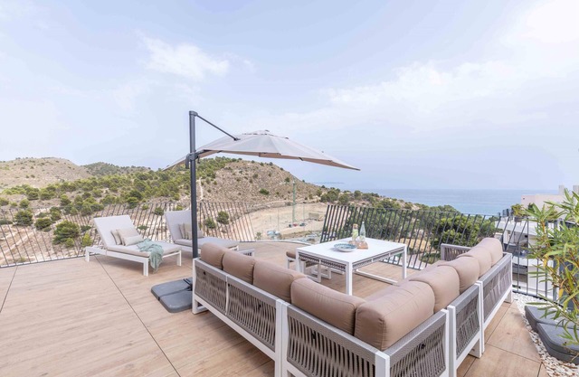 Well furnished penthouse with communal pool in Villajoyosa, Costa Blanca, Spain for 6 persons